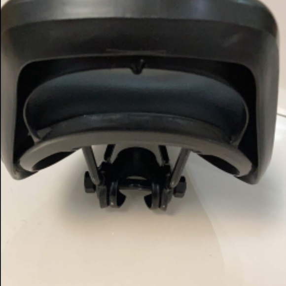 Brand new Kid's  bike saddle with bike pedal - Picture 2 of 10